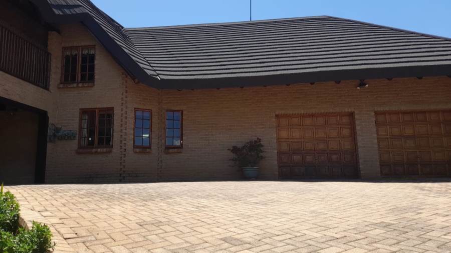 4 Bedroom Property for Sale in Wilkoppies North West